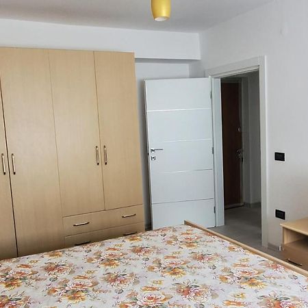 Olsi Appartement Vlorë Buitenkant foto